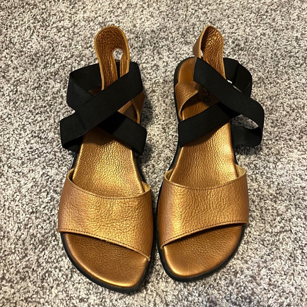 Arche sandals